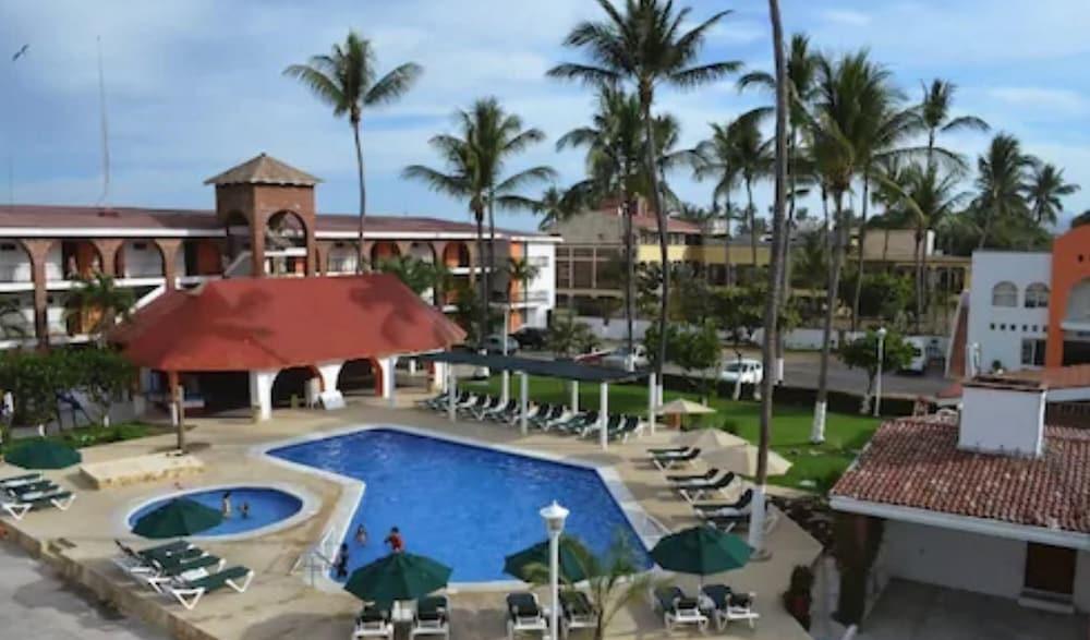 Costa Alegre Hotel & Suites Rincon de Guayabitos Exterior photo