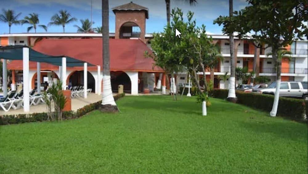 Costa Alegre Hotel & Suites Rincon de Guayabitos Exterior photo