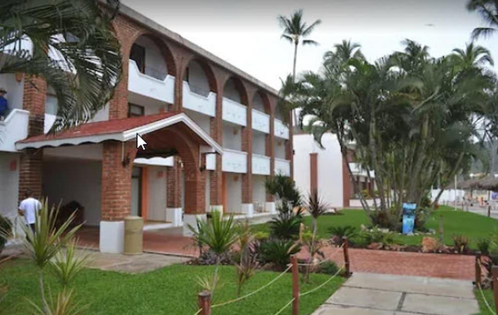 Costa Alegre Hotel & Suites Rincon de Guayabitos Exterior photo