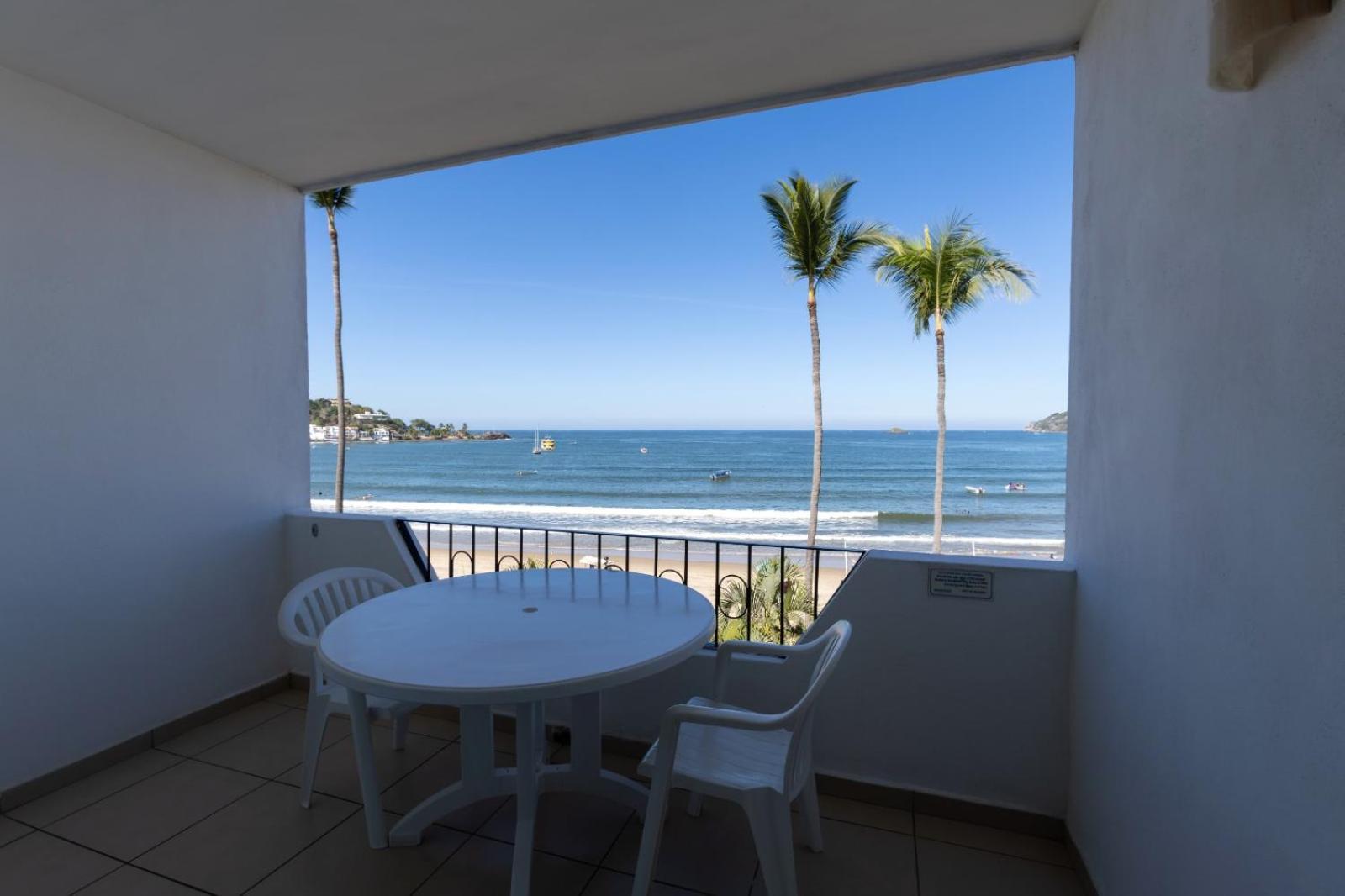 Costa Alegre Hotel & Suites Rincon de Guayabitos Exterior photo