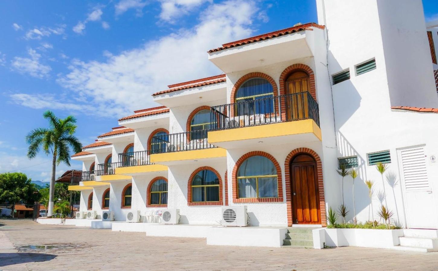 Costa Alegre Hotel & Suites Rincon de Guayabitos Exterior photo
