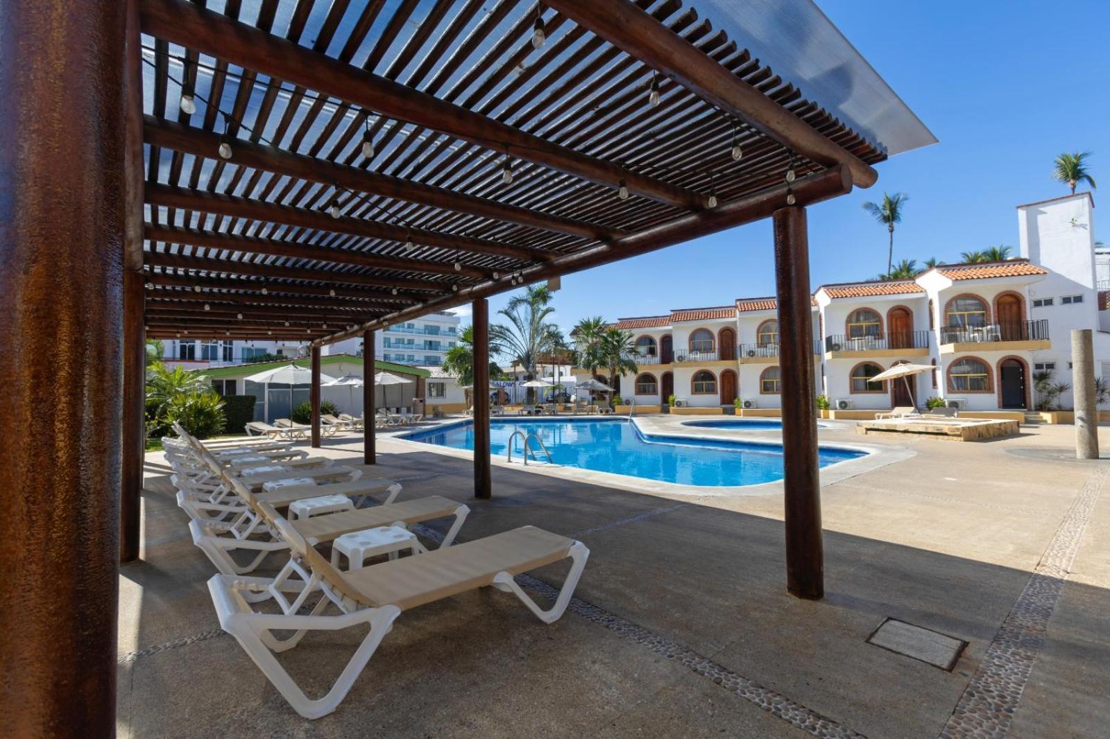 Costa Alegre Hotel & Suites Rincon de Guayabitos Exterior photo